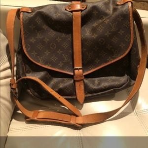 Louis Vuitton Samur 35
